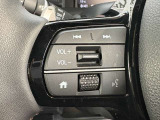 オーディオコントロールスイッチ付き!ハンドルを握ったままチャンネルや音量の調整が可能です。見た目以上に運転していると便利な機能なんですよ。