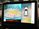 【パノラミックビューモニター】専用のカメラにより、上から見下ろしたような視点で360度クルマの周囲を確認することができます☆死角部分も確認しやすく、狭い場所での切り返しや駐車もスムーズに行えます。