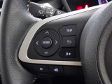 ステアリングスイッチ装備!運転しながら手元でオーディオの操作などができます。
