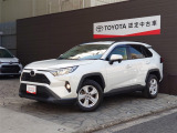 SUV系で人気のRAV4が入庫いたしました。普段使いでも遊びでも充実する一台です。