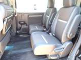 ◆2列目シートも足元ゆったりで快適に座って頂けます。チャイルドシートの取り付けにも対応しております。後部座席にお乗りの方も快適にお出掛け出来ます。