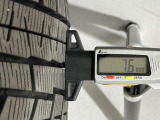 冬タイヤの残り溝は7.6mmです。スリップラインからは5.9mmとなっております。
