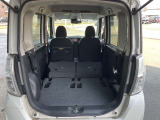 後席を倒すと更に荷室がひろくなります★
