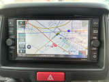 ディーラー純正ナビゲーション付き、行きたい所に案内してくれます。楽しいドライブのお手伝い(*&acute;&nabla;`)ノ