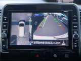 アラウンドビュ-モニタ-はクルマの真上から見ているかのような映像によって、周囲の状況を知ることで、駐車を容易に行うための支援技術です。
