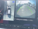 車を真上から見ているように、周囲の状況を把握しながら安心して駐車が行えるアラウンドビューモニター!