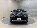 お車購入のポイントとなるフロントマスクです。上質で迫力あるデザインですね☆☆