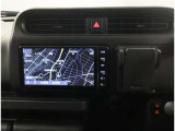純正ナビを装備。タッチパネル式で使いやすく、お出かけもラクラクです。