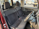 運転席シート廻りは使用感も少なく、良好な状態となっています。前オーナー様が丁寧に使っていたことがよくわかりますね。