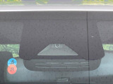 【トヨタセーフティセンス】走行中に前方の車両等を認識し、衝突しそうな時は警報とブレーキで衝突回避と被害軽減をアシスト。より安全にドライブをお楽しみいただけます。
