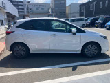 サイドから見ても素敵なデザインの軽自動車です!天井も高く室内空間も広く快適です☆