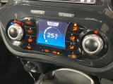 【オートエアコン】一度お好みの温度に設定すれば、車内の温度を検知し風量や温度を自動で調整。暑い&hellip;寒い&hellip;と何度もスイッチ操作をする必要はありません。快適な車内空間には必須の機能ですね♪