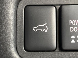 【パワーバックドア】スマートキーや運転席のボタンを押すだけでリアゲートが自動で開閉します!荷物を持っている時や、高い位置にあるバックドアを閉める際に便利な機能です♪