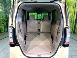 普段のお買い物や通勤、送迎等に十分な荷室スペースを確保しております。セカンドシートを倒すと、大きな荷物の積載も可能です♪