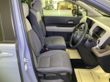 シートはフィット性も良く、楽な運転姿勢を保てます。