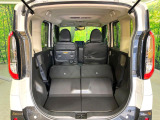 普段のお買い物や通勤、送迎等に十分な荷室スペースを確保しております。セカンドシートを倒すと、大きな荷物の積載も可能です♪