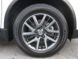 純正のアルミホイール装着です