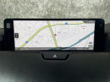 マツダコネクトの12.3インチワイドセンターディスプレイです。『Android Auto』『Apple CarPlay』や独自のコネクテッドサービスに対応したインターフェイスシステムです。