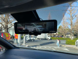 5人乗車時も後方を確認できます スマートルームミラーつきです