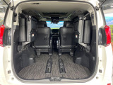 普段のお買い物や通勤、送迎等に十分な荷室スペースを確保しております。セカンドシートを倒すと、大きな荷物の積載も可能です♪
