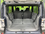 普段のお買い物や通勤、送迎等に十分な荷室スペースを確保しております。セカンドシートを倒すと、大きな荷物の積載も可能です♪
