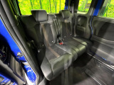 後部座席も気になるようなキズ・汚れやへたり等、大きなダメージはなく、良好な状態です。