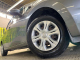 【純正14インチアルミホイール】外観にマッチした純正アルミホイールを装着しております。各種社外アルミホイールや、スタッドレスタイヤも取扱いしております。是非ご相談ください♪