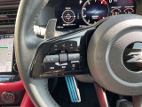 ステアリングスイッチです。アドバンスドドライブディスプレイの設定とオーディオ操作が簡単に行えます