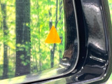 【ブラインドアシストセンサー】視角からの車を感知し、ドライバーが車線変更を行う際に、警告音と共に注意を促してくれる安全支援機能です!