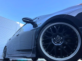 【19インチアルミホイール】外観にマッチしたアルミホイールを装着しております。各種アルミホイールや、スタッドレスタイヤも取扱いしております。是非ご相談ください♪