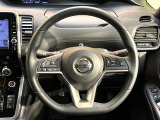 【純正革巻きステアリング】上質な革を使用することで、手にしっかり馴染みとても運転しやすいハンドルです♪