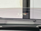 【ヘッドアップディスプレイ】運転に必要な情報やセーフティーサポートの警告などをメーターパネルを見なくても確認ができます☆視線移動が少なくなり安全運転ができますね♪