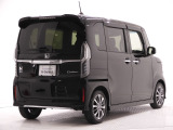 ◆片側電動スライドドア◆狭い駐車場でも乗り降りが楽々♪お子様が隣の車にドアを当ててしまう心配もございません!小さなお子様連れの方もこれで安心。