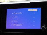 CD・DVD(再生機能)・ブルートゥース等を使用することができます。