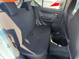 後部座席も気になるようなキズ・汚れやへたり等、大きなダメージはなく、良好な状態です。