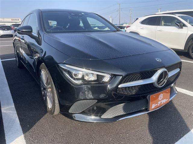 CLAシューティングブレーク CLA200d 禁煙車 黒ハーフレザー 純正ナビ