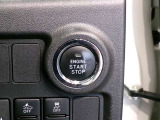 スマートキー装備車なので、キーを取り出さなくてもエンジン始動が可能です。