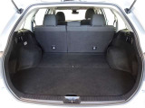 5人乗車時でも十分なスペースのトランクルームです。