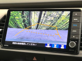 【バックカメラ】駐車時に後方がリアルタイム映像で確認できます。大型商業施設や立体駐車場での駐車時や、夜間のバック時に大活躍!運転スキルに関わらず、今や必須となった装備のひとつです!