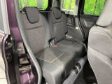 後部座席も気になるようなキズ・汚れやへたり等、大きなダメージはなく、良好な状態です。