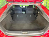 普段のお買い物や通勤、送迎等に十分な荷室スペースを確保しております。セカンドシートを倒すと、大きな荷物の積載も可能です♪