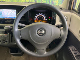 インテリアに合わせたデザインのステアリングは、運転される方のことも考え、運転しやすい形状、大きさです。是非一度、実際に触ってお確かめください。
