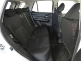 ゆとりある広々とした車内空間は、ドライブを始め買い物やレジャーなど、幅広く活躍します。一人でもみんなとでもお出かけを楽しみましょう!