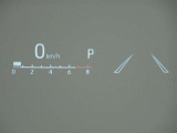 カラーヘッドアップディスプレイ付き。少ない視線移動で情報を確認できるので、運転の疲労軽減に繋がりますよ♪