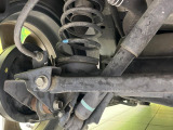 お車を安心してお乗りいただく為には、足回りの定期点検が欠かせません。サービスサポート(有償保証)では無料点検もご提供しており、安心のカーライフをお過ごしいただけるサポート体制が整っています。