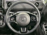 【純正革巻きステアリング】上質な革を使用することで、手にしっかり馴染みとても運転しやすいハンドルです♪
