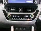 左右独立温度コントロールフルオートエアコンです。運転席、助手席それぞれで独立して温度設定ができます。冷え性の方が乗っても安心ですね♪