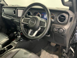 運転席周りです。