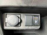 【シートヒーター】運転席にはシートヒーターを装備♪寒い冬にはシートをじんわり温めてくれてドライブも快適ですよ◎エアコンの暖房より早く温まってくれるので重宝しますよ◎