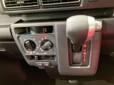納車前にはプロのメカニックが、各部の点検を行います。ディーラーにしか出来ない品質、そしてサービスできっと満足していただけると思います!